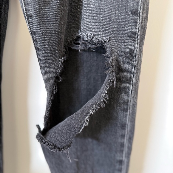 Levi’s Wedgie Straight Jeans Distressed Black Size 26 High Rise - Picture 5 of 8